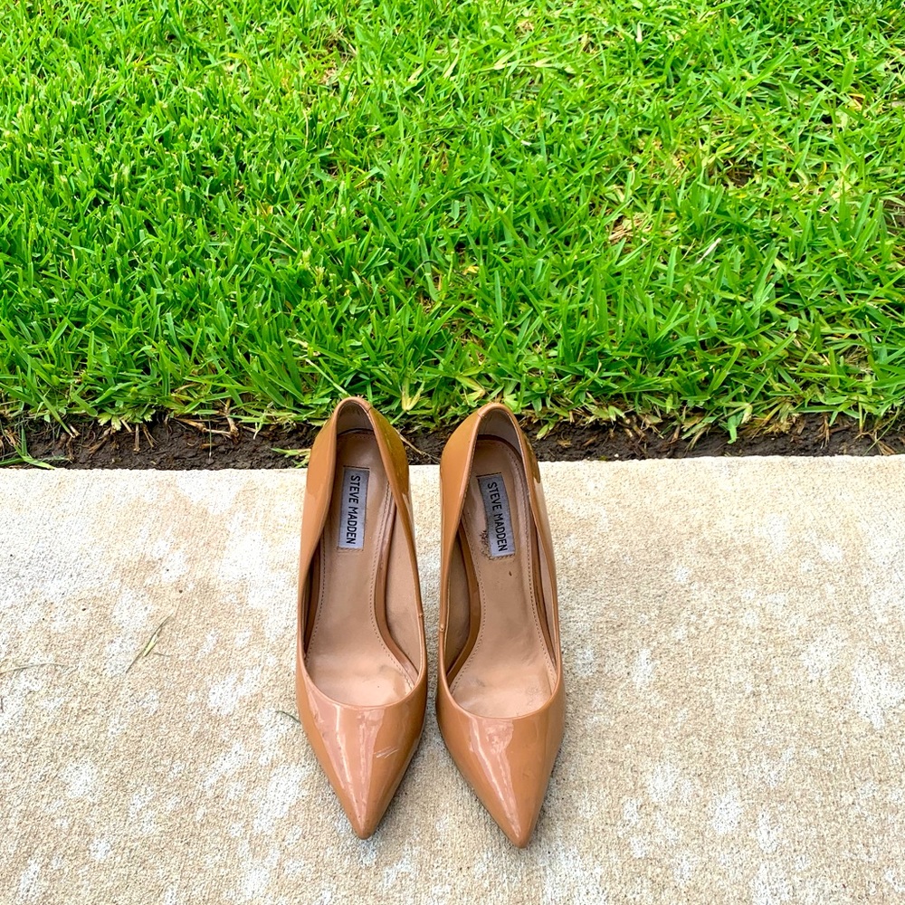Steve Madden Vala Camel pumps